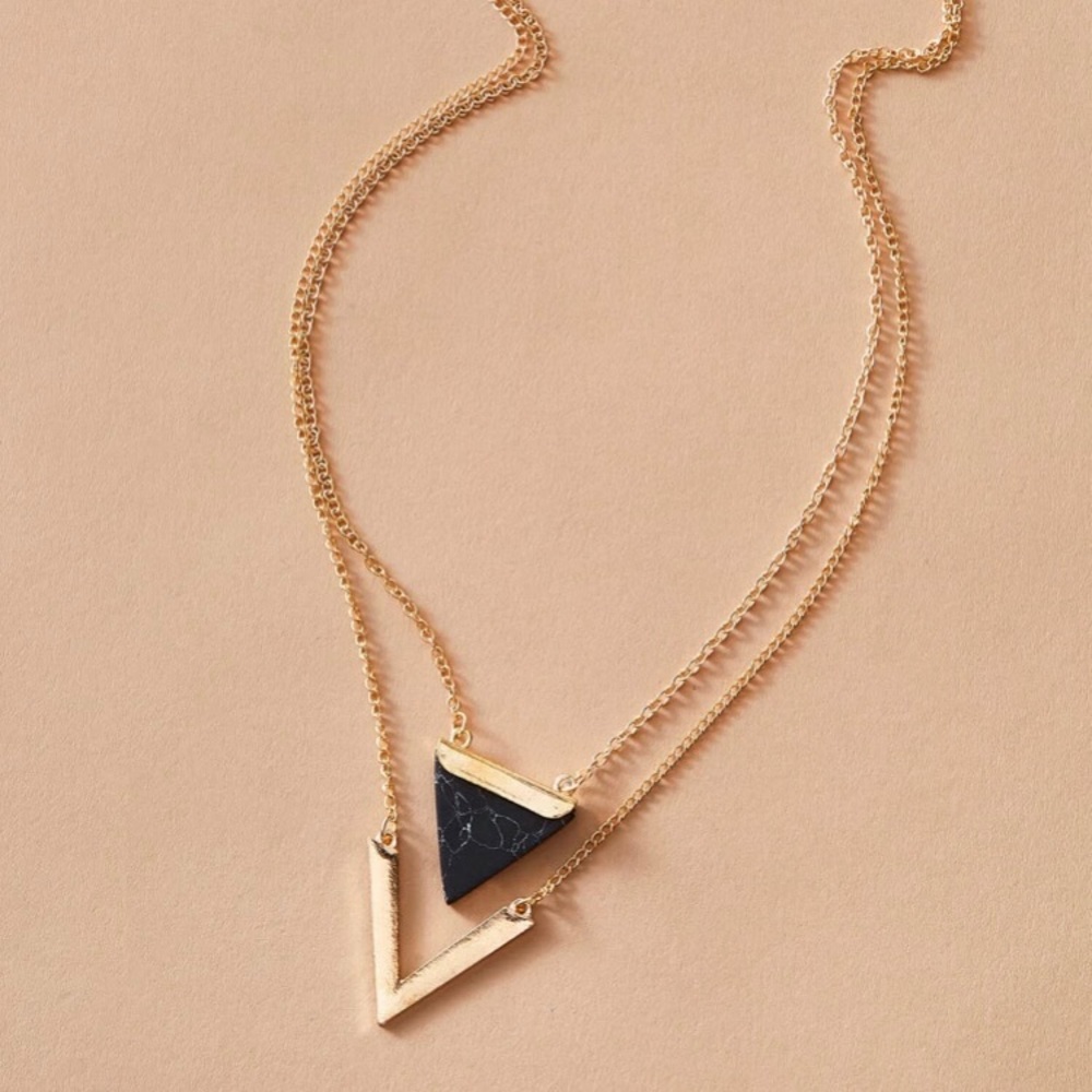 BLACK MARBLE NECKLACE